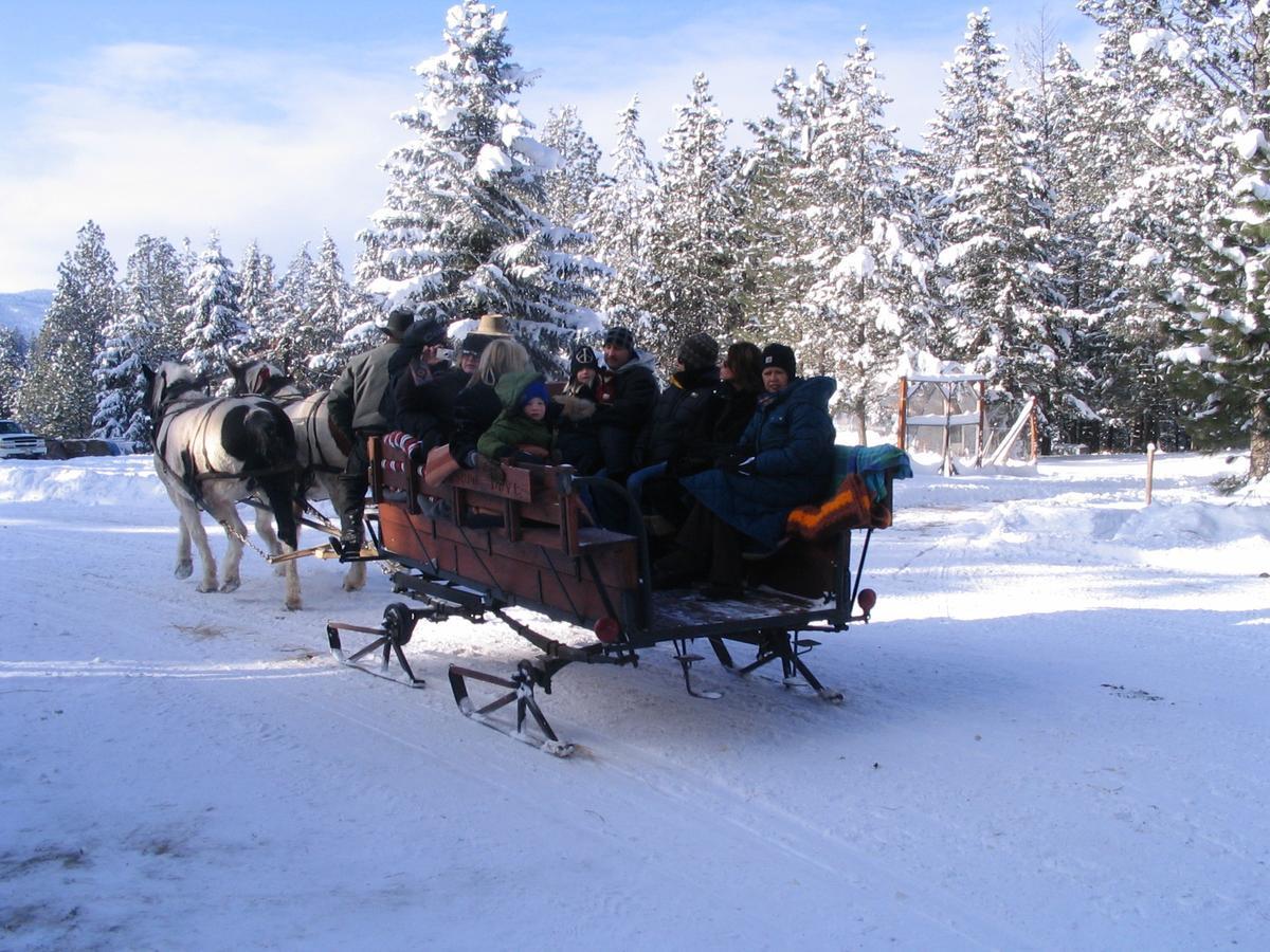 Lonesome Dove Ranch Bed & Breakfast Kalispell Exterior photo