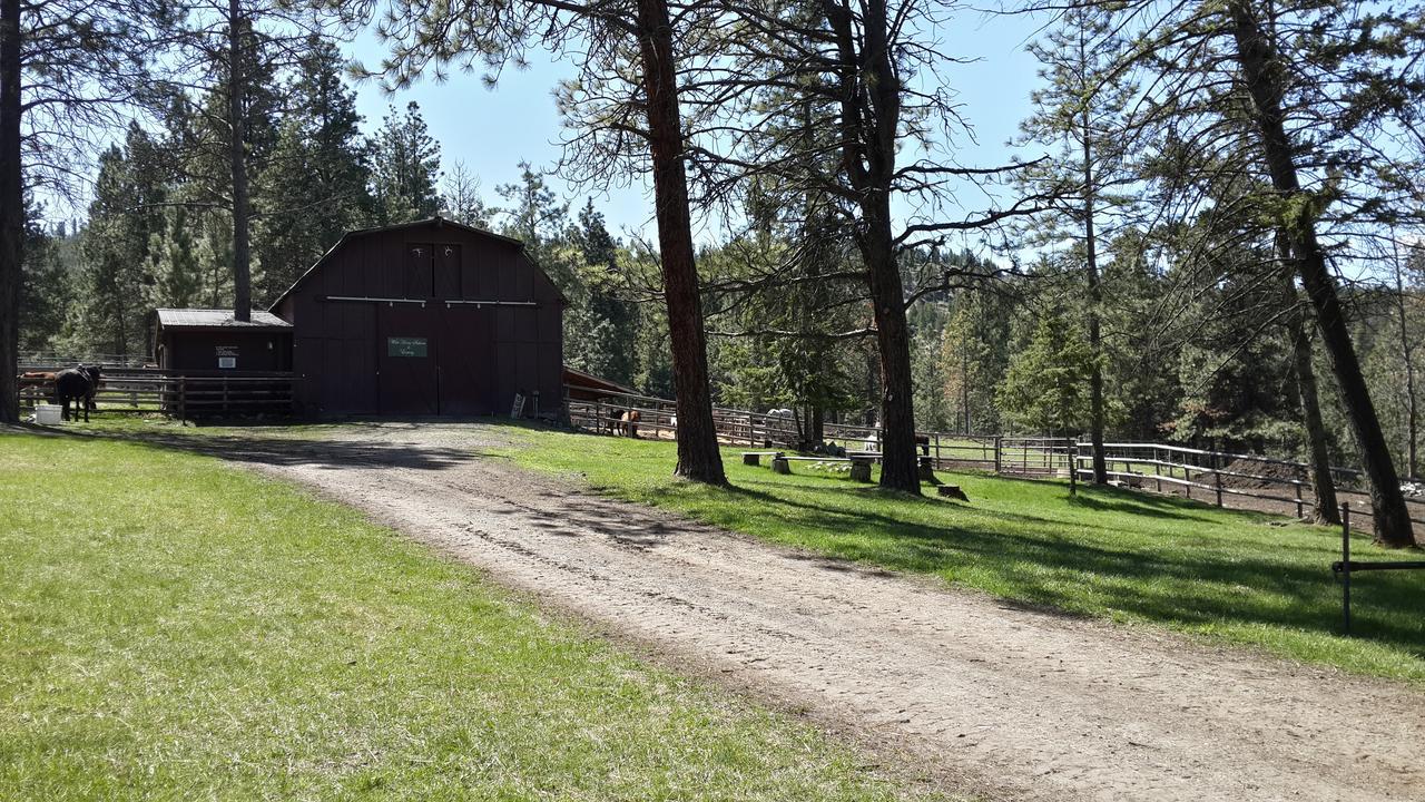 Lonesome Dove Ranch Bed & Breakfast Kalispell Room photo
