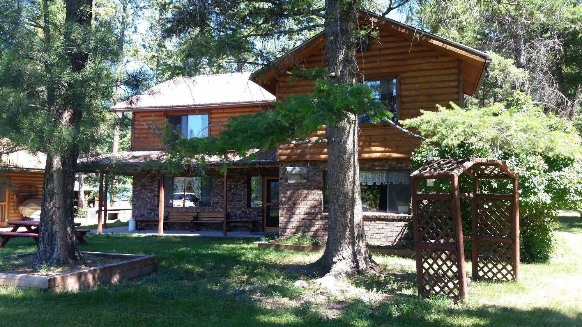 Lonesome Dove Ranch Bed & Breakfast Kalispell Exterior photo
